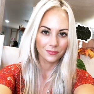 Meet your Posher, Simone